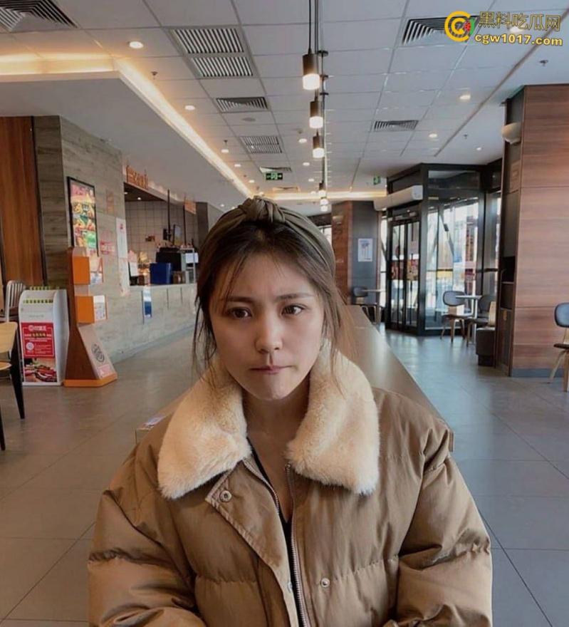 广西科技大学【黄婉婷】， 被柳州老表零成本拿下，仅聊四天就被约到酒店爆操，女上骑乘还一边揉奶子太骚了！  第1张