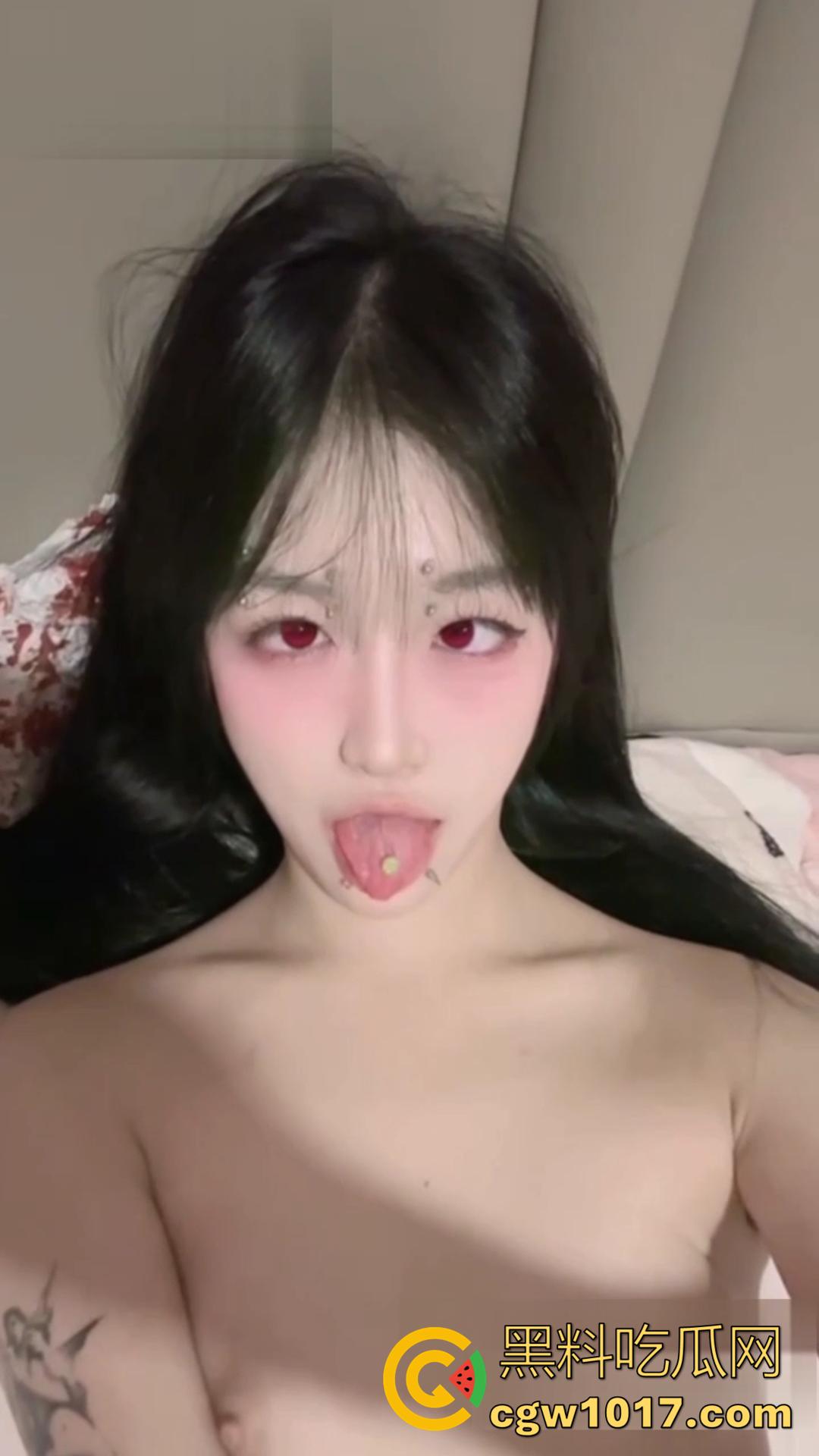 推特顶级网红微密圈福利视频流出!高颜御姐穿着情趣黑丝开裆袜自慰,高潮时淫水喷三米远! 第3张 推特顶级网红微密圈福利视频流出!高颜御姐穿着情趣黑丝开裆袜自慰,高潮时淫水喷三米远! 第3张