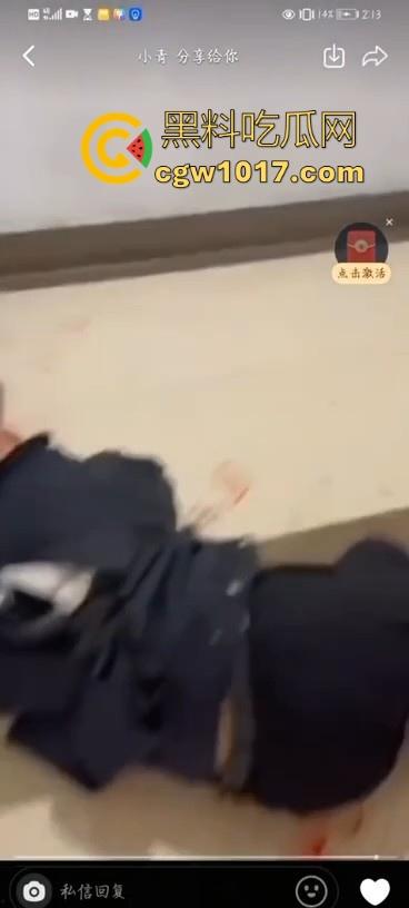 不是现在的东北精神小伙狠人这么多的吗！上门寻仇直接掏出大刀狂捅，地下躺着一个手里还捅着一个，这是要血洗啊！  第8张