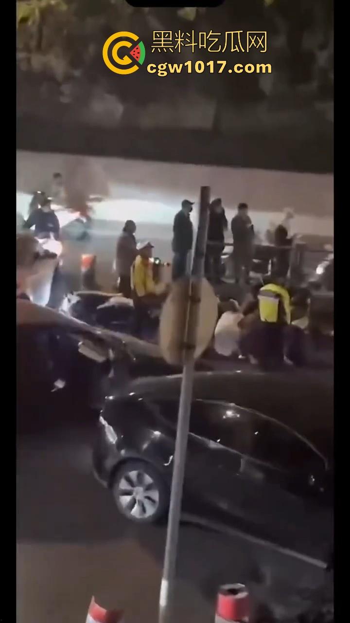 江苏徐州鬼火少年大战交通警察，深夜埋伏公路拦截，又打又逃像是gta5一样，可惜了这么多精神小伙没了战马！  第9张