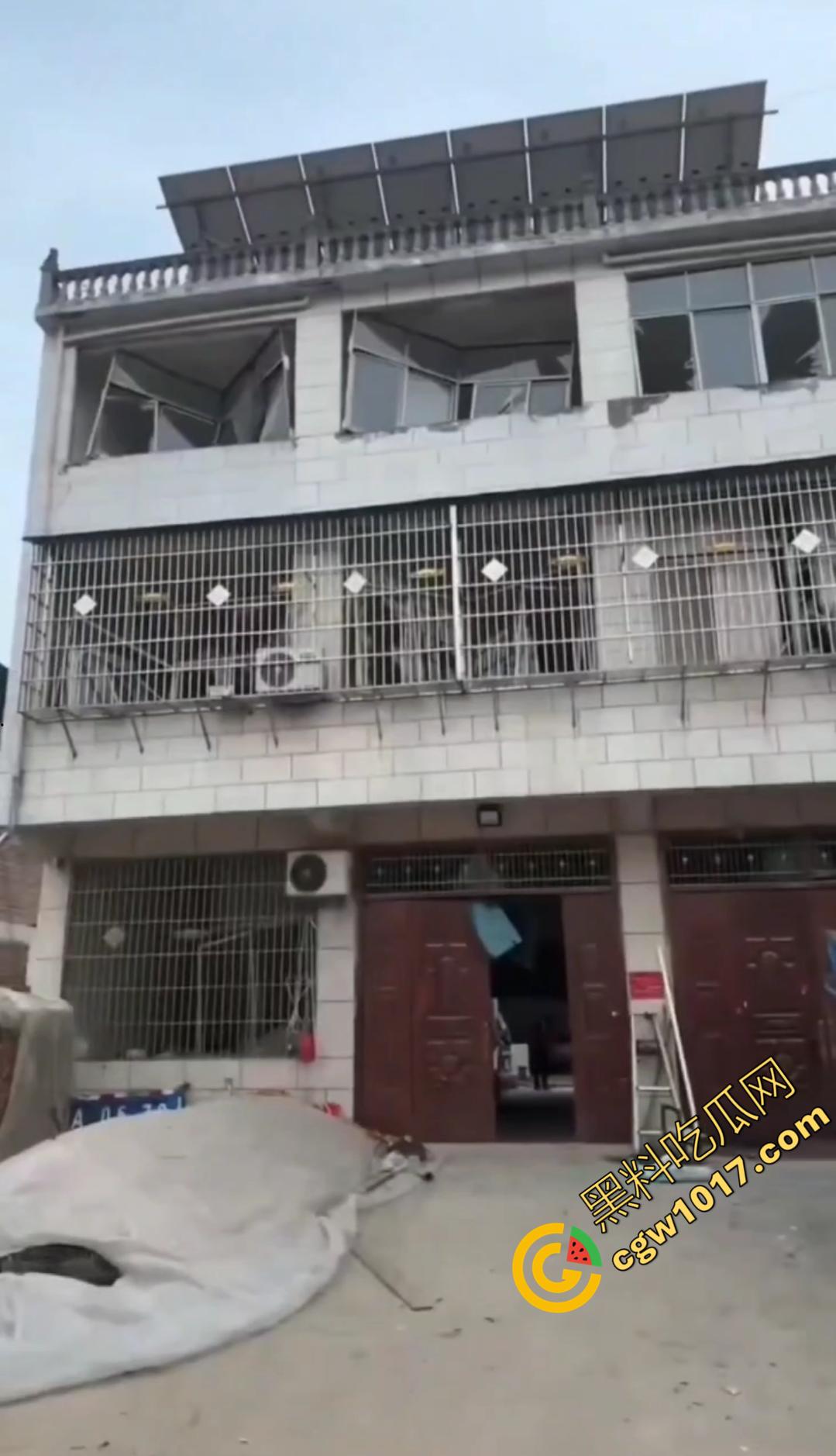 安徽亳州赵桥乡爆炸惨案只因为村名非法烟花销毁失控造成!卢天庙小学附近的建筑坍塌受损不一 造成4人重伤! 第7张 安徽亳州赵桥乡爆炸惨案只因为村名非法烟花销毁失控造成!卢天庙小学附近的建筑坍塌受损不一 造成4人重伤! 第7张