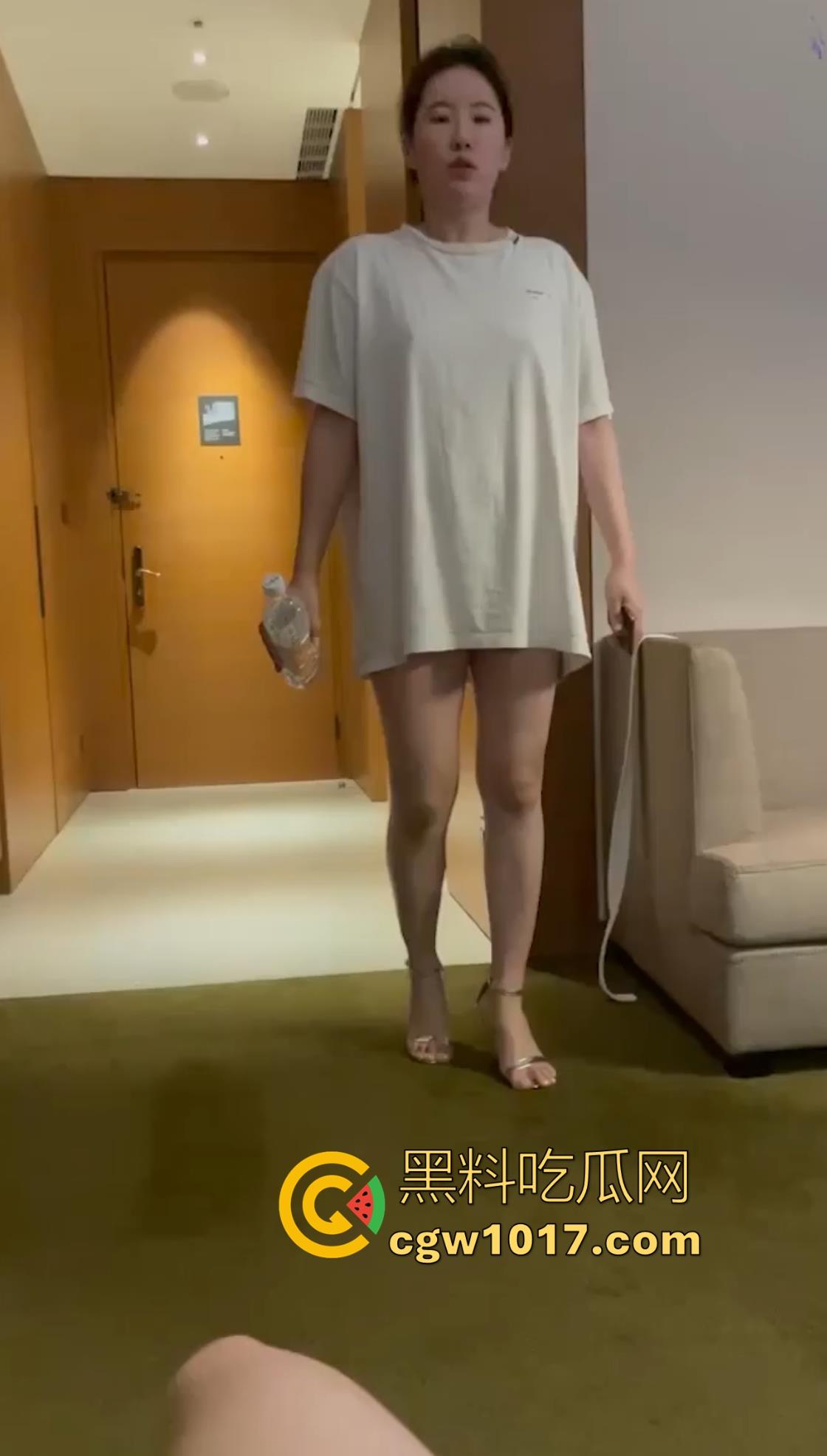 江苏东台名爵台球厅神级活动！与一杆清台送巨乳母狗陪睡，台球宝贝口交爆操，表面是正规台球厅实际就是大型卖淫场所！  第8张