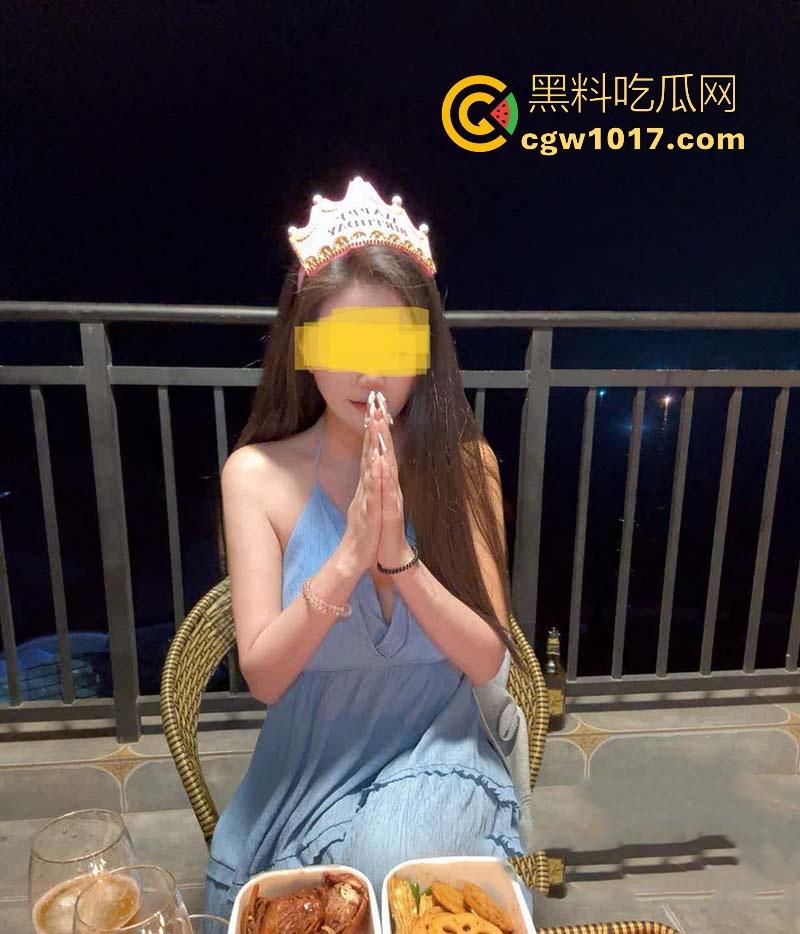 口交新玩法！可乐加跳跳糖，一口可乐一口跳跳糖再加一口鸡巴，解锁新玩法直接效果爆炸，骚货嫂子怎么什么都会啊！  第3张