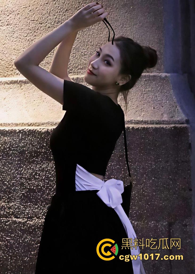 神秘穆斯林少女做爱视频曝光，曾经以为最保守的中东女人，没想到是最骚的，骑乘吐舌熟练的让人惊讶！  第1张