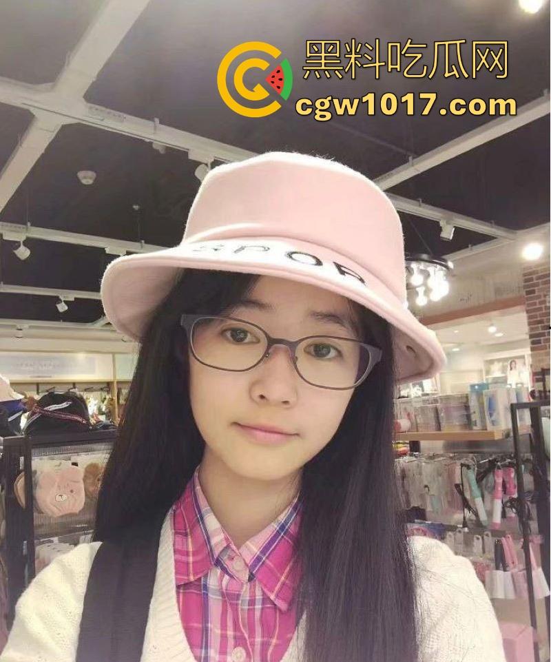 职校甜妹【吴千语】性爱视频流出，可爱白月光从清纯到反差，各种淫荡做爱过程，粉嫩的小穴已经雀黑无比！  第1张