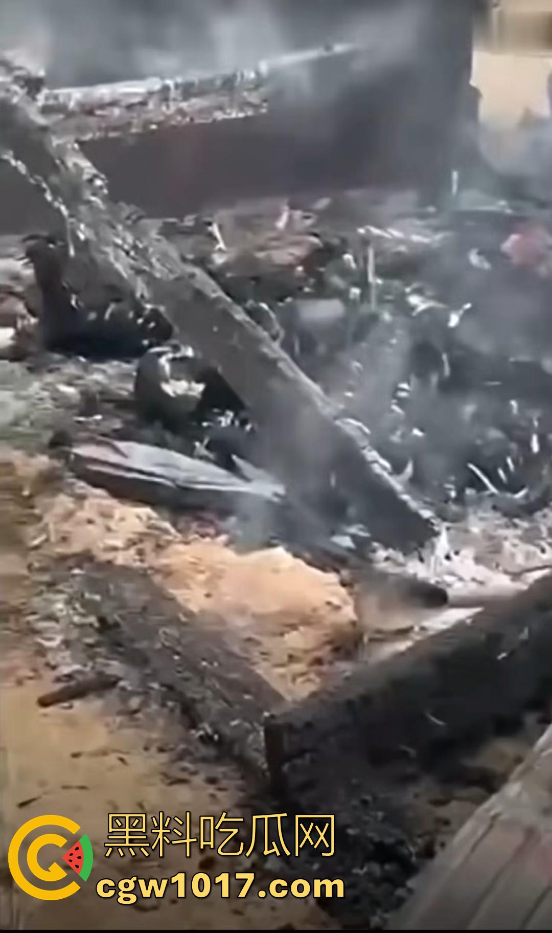 柬埔寨磅湛省灭门惨案 吸毒男子因争吵直接纵火砍人 造成9人死亡 包括一名5岁女童 老婆的娘家无一生还! 第8张 柬埔寨磅湛省灭门惨案 吸毒男子因争吵直接纵火砍人 造成9人死亡 包括一名5岁女童 老婆的娘家无一生还! 第8张