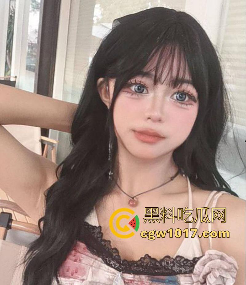 广西职业学院大一学妹【刘语莹】情窦初开性饥渴到发疯，平时就发自慰视频勾引，露脸掰开腿狂抠嫩穴，被无情曝光！  第3张