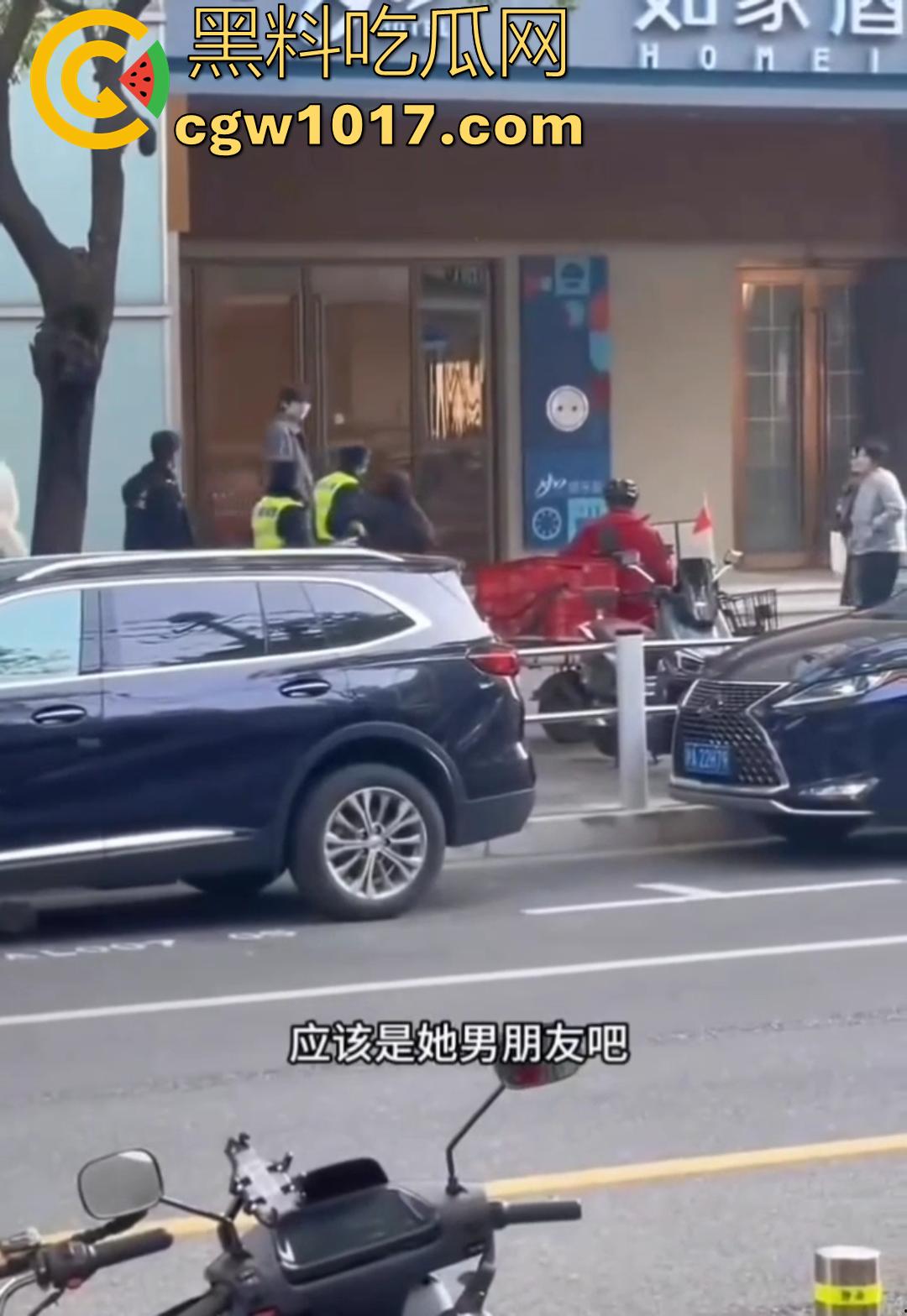 大型捉奸现场视频曝光 女友谎称跟朋友吃饭 实则出去酒店开房上钟 男友捉奸当场报警有人卖淫大义灭亲! 第6张 大型捉奸现场视频曝光 女友谎称跟朋友吃饭 实则出去酒店开房上钟 男友捉奸当场报警有人卖淫大义灭亲! 第6张