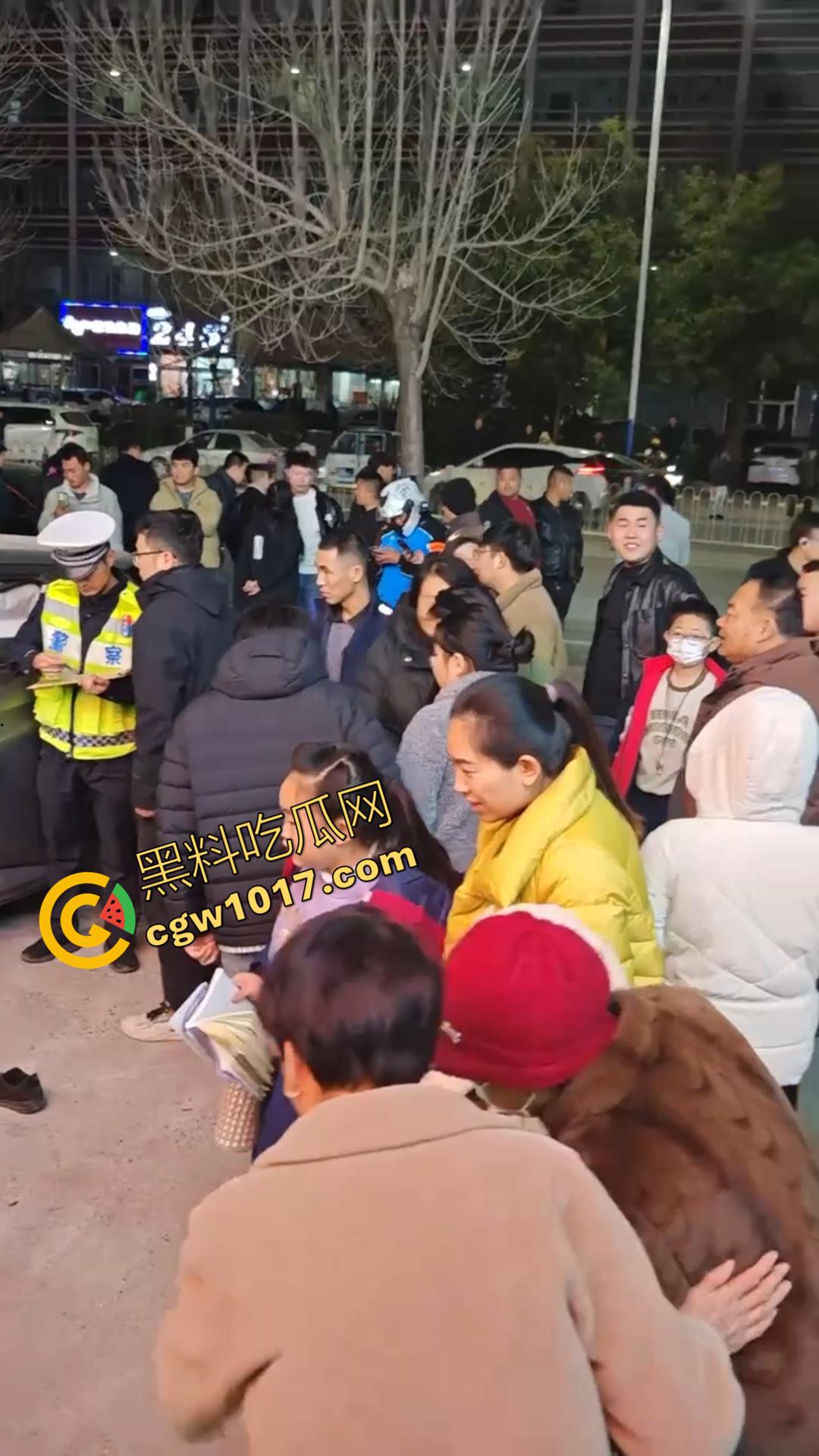 山东济南紫菜包饭店车祸事件曝光 再现【我爸是李刚】醉酒司机撞飞店主 现场血肉模糊 热搜两小时被全网封禁！  第4张