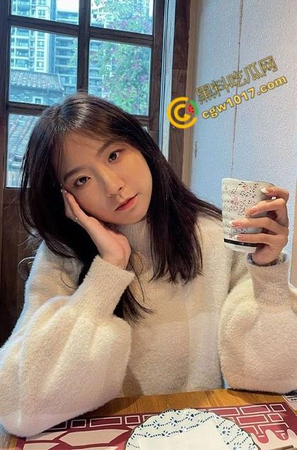 19岁清纯学生妹的疯狂派对:被被兽性三人轮奸,喝尿淫骚,变态4P,酒精与欲望交织,淫荡剧情直击内心 第3张 19岁清纯学生妹的疯狂派对:被被兽性三人轮奸,喝尿淫骚,变态4P,酒精与欲望交织,淫荡剧情直击内心 第3张