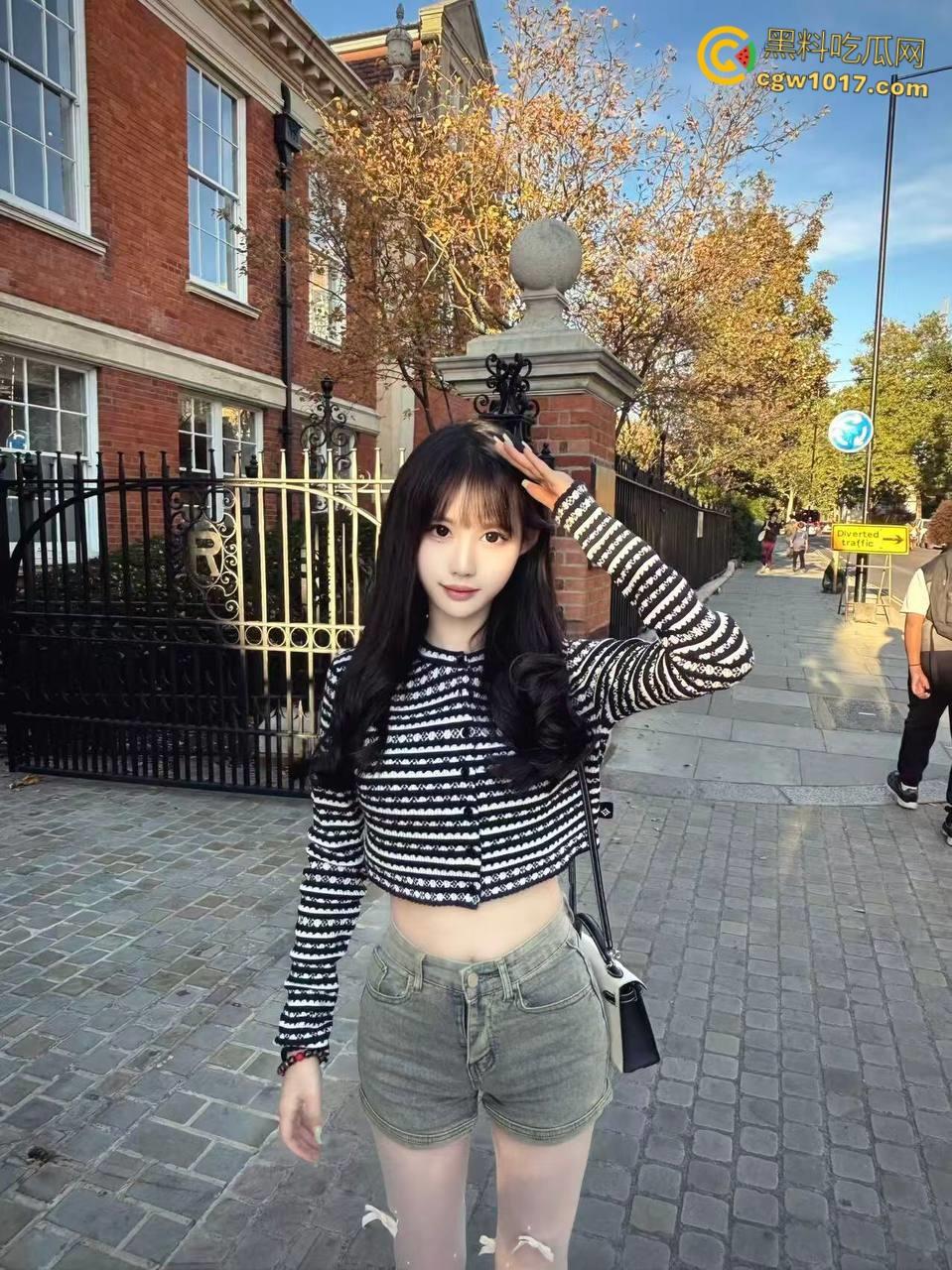 姐姐穿上吊带豹纹黑丝,猫爪拍微调亲姐姐,轻度调教让姐姐体验到了从未有过的感觉,女上骑乘还把姐姐弄潮喷了! 第1张 姐姐穿上吊带豹纹黑丝,猫爪拍微调亲姐姐,轻度调教让姐姐体验到了从未有过的感觉,女上骑乘还把姐姐弄潮喷了! 第1张