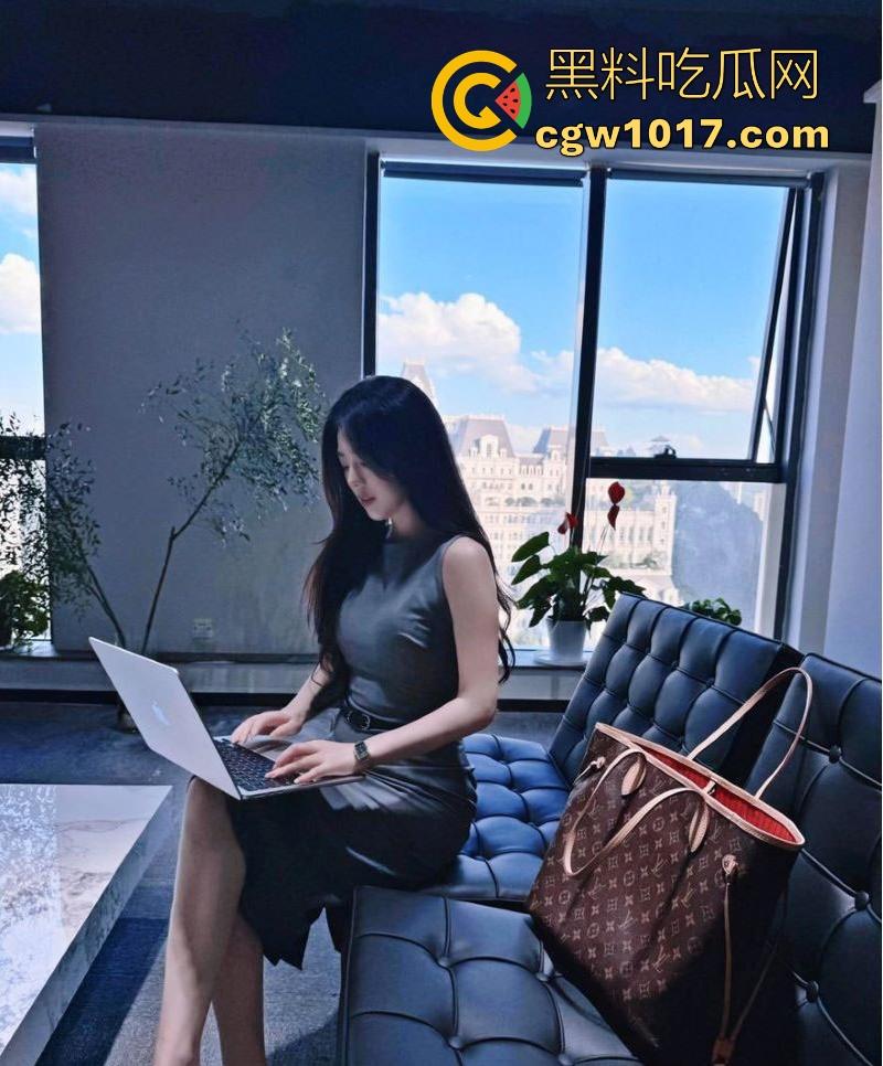 山东精英女律师【林彩虹】不雅视频流出，西装女御姐法院的铁娘子，无论你平时再猛，在大鸡巴面前还是乖乖被降伏！  第4张