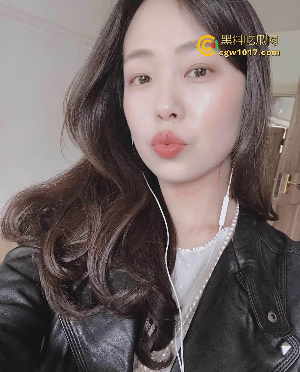 已婚饥渴少妇偷情被实锤！炮友拍下视频后泄密流出，表情饥渴 被后入时的叫声让人听了鸡儿梆硬，欲望这么强难怪会出轨！  第1张