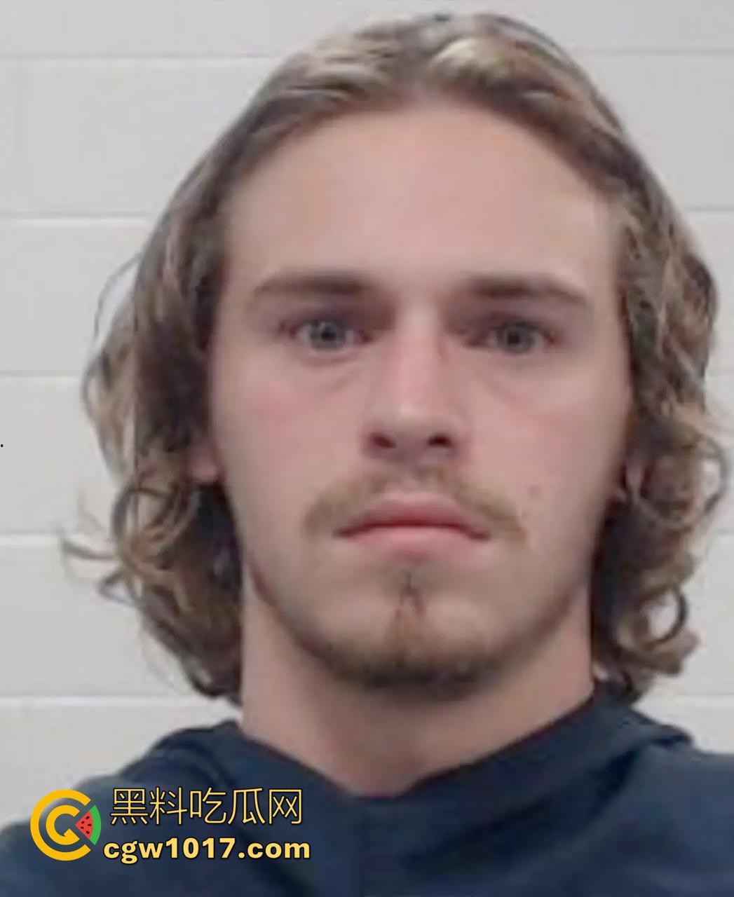 德克萨斯不养闲人 一位消防员 一位空军飞行员两人计划召集一支流浪汉军队，夺取海岸附近的一个岛屿并将所有女性都将成为性奴隶！  第3张