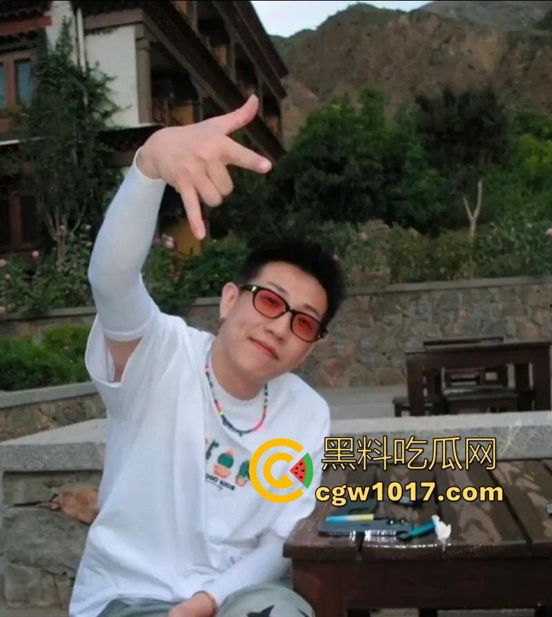 抖音百万级网红 老白不喝酒 被曝拒付3000陪滑费 女主发文控诉 身份却被实锤为外围女 完整版！  第7张