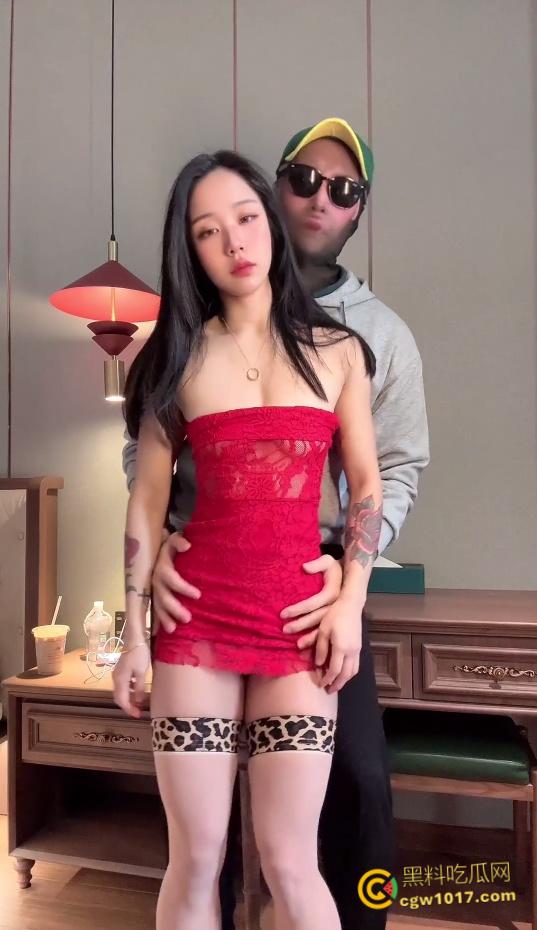 韩国极品尤物【tinaislove】，性感JK渔网诱惑，成为财阀肉便器露脸口交，被后入打桩爆操肥臀狂抖！  第2张