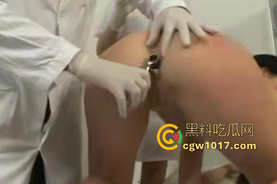 俄罗斯重口猎奇妇科检查，扩张屁眼灌满液体喷泉，我来做检查怎么给我灌肠？  第7张