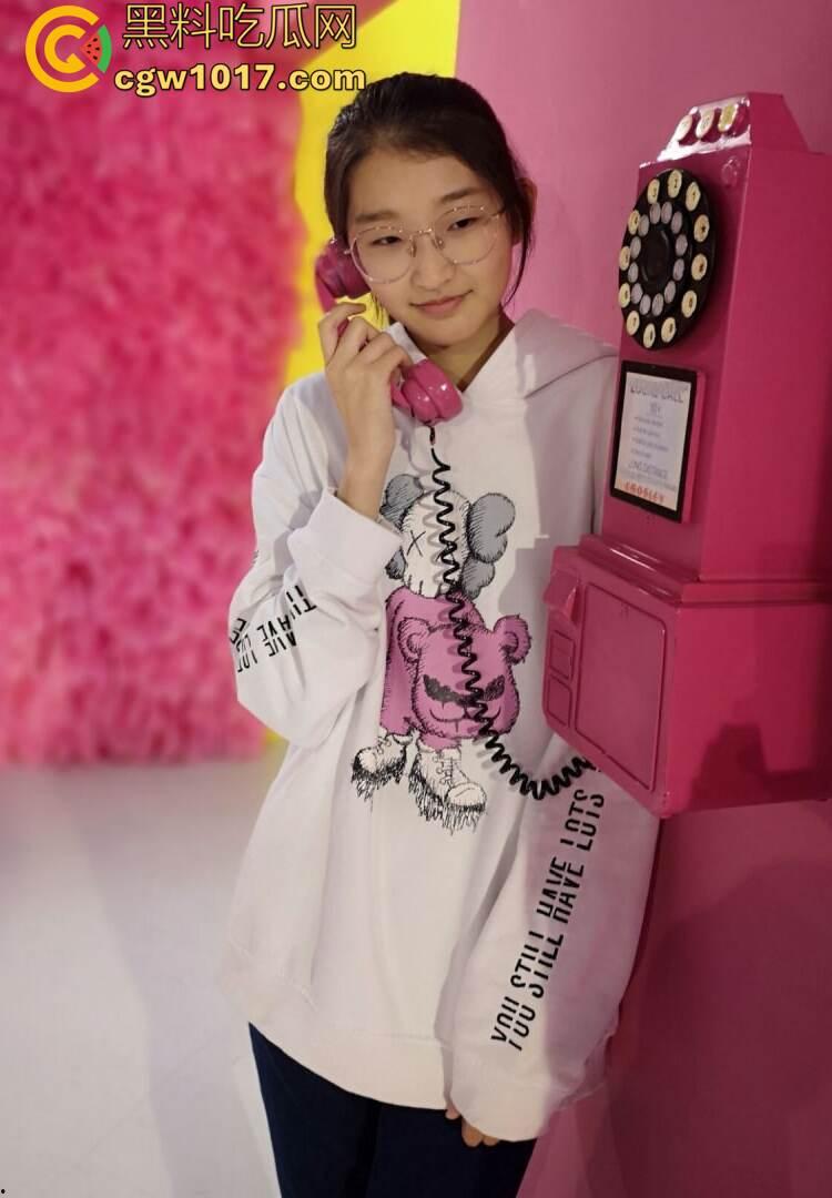 瓜友投稿:一顿海底捞+一场电影成功拿下高二眼镜妹!嫩穴紧的差点夹爆鸡儿,可惜居然不是处了! 第3张 瓜友投稿:一顿海底捞+一场电影成功拿下高二眼镜妹!嫩穴紧的差点夹爆鸡儿,可惜居然不是处了! 第3张