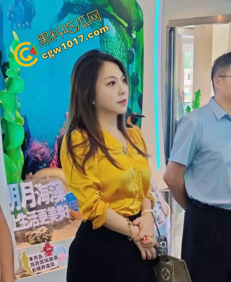 青岛未来盛世管理公司内幕大曝光:女经理【杨琨】色诱商政两界,裸照换资源,陪睡领导,私生活淫荡惊四座! 第4张 青岛未来盛世管理公司内幕大曝光:女经理【杨琨】色诱商政两界,裸照换资源,陪睡领导,私生活淫荡惊四座! 第4张