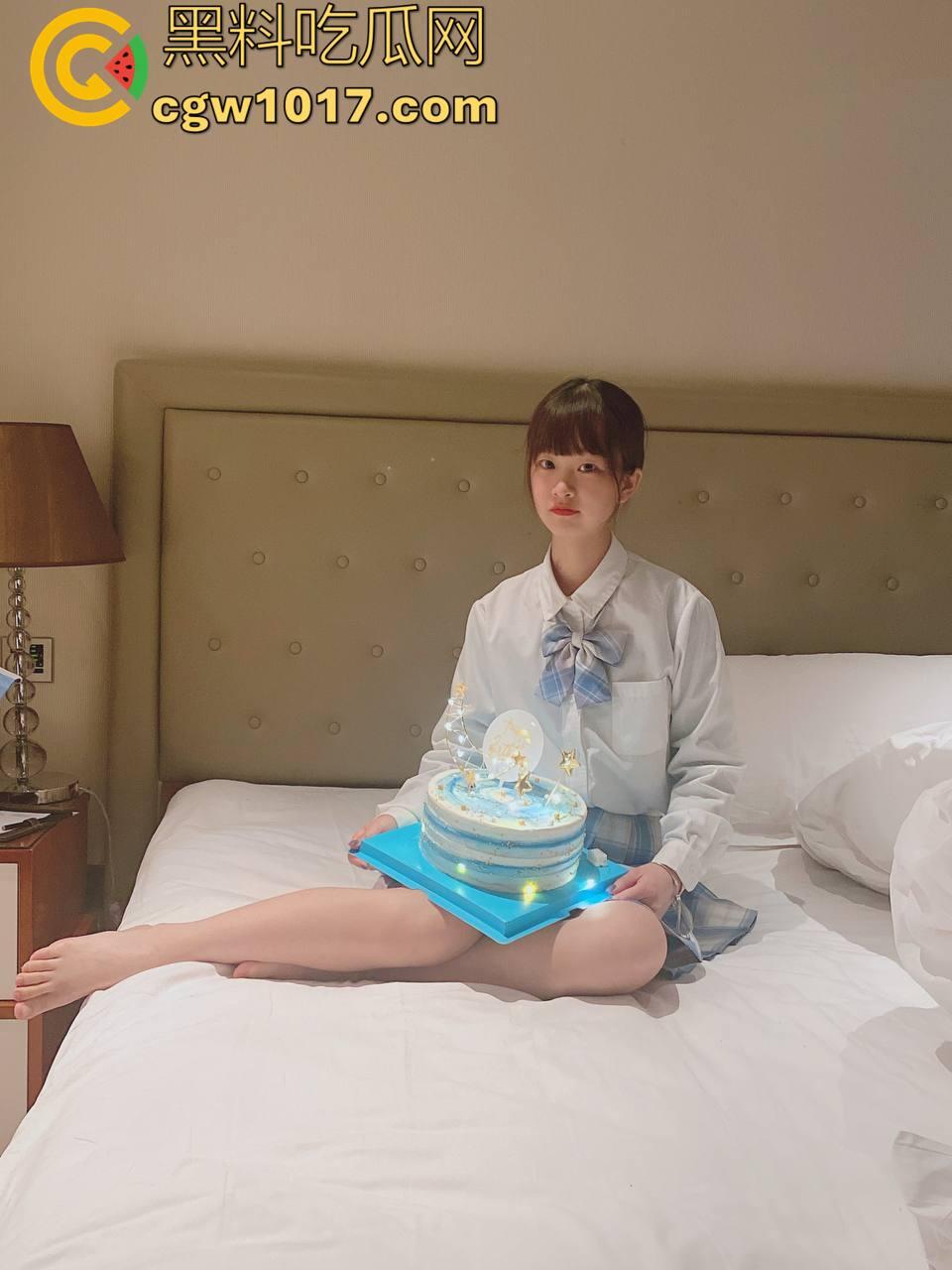 瓜友实名爆料前女友【曹梦菲】最喜欢穿JK 洛丽塔 虽然外表软萌，但是叫床声太骚了让人听了就想射 还喜欢被颜射洗脸！  第1张