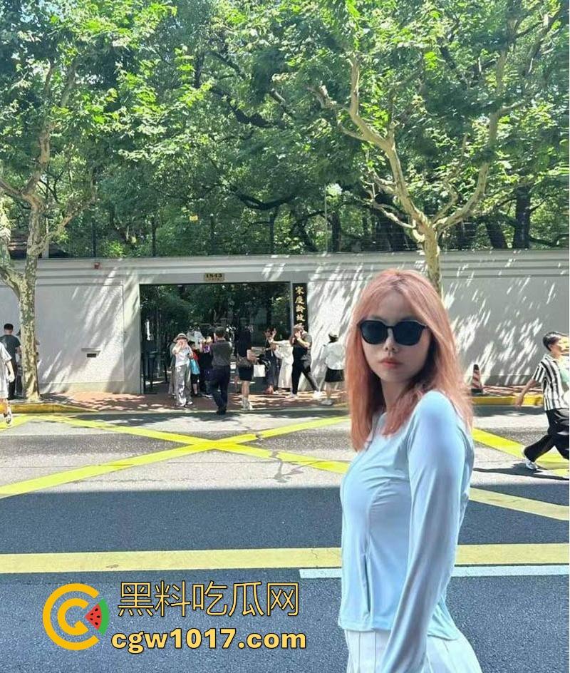 辽宁顶级母狗天天发信息求操，一天不操在哪狂叫，小穴被炮友操到外翻合不拢，颜值不高但胜在骚！  第2张