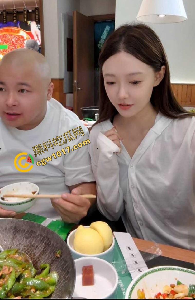 快手千万粉网红【老狗】惊爆丑闻:婚内出轨乱搞、KTV淫乱黑料满天飞!与爱徒【孙佳昕】狂欢,前妻直播爆猛料,裸露内幕掀波澜! 第5张 快手千万粉网红【老狗】惊爆丑闻:婚内出轨乱搞、KTV淫乱黑料满天飞!与爱徒【孙佳昕】狂欢,前妻直播爆猛料,裸露内幕掀波澜! 第5张