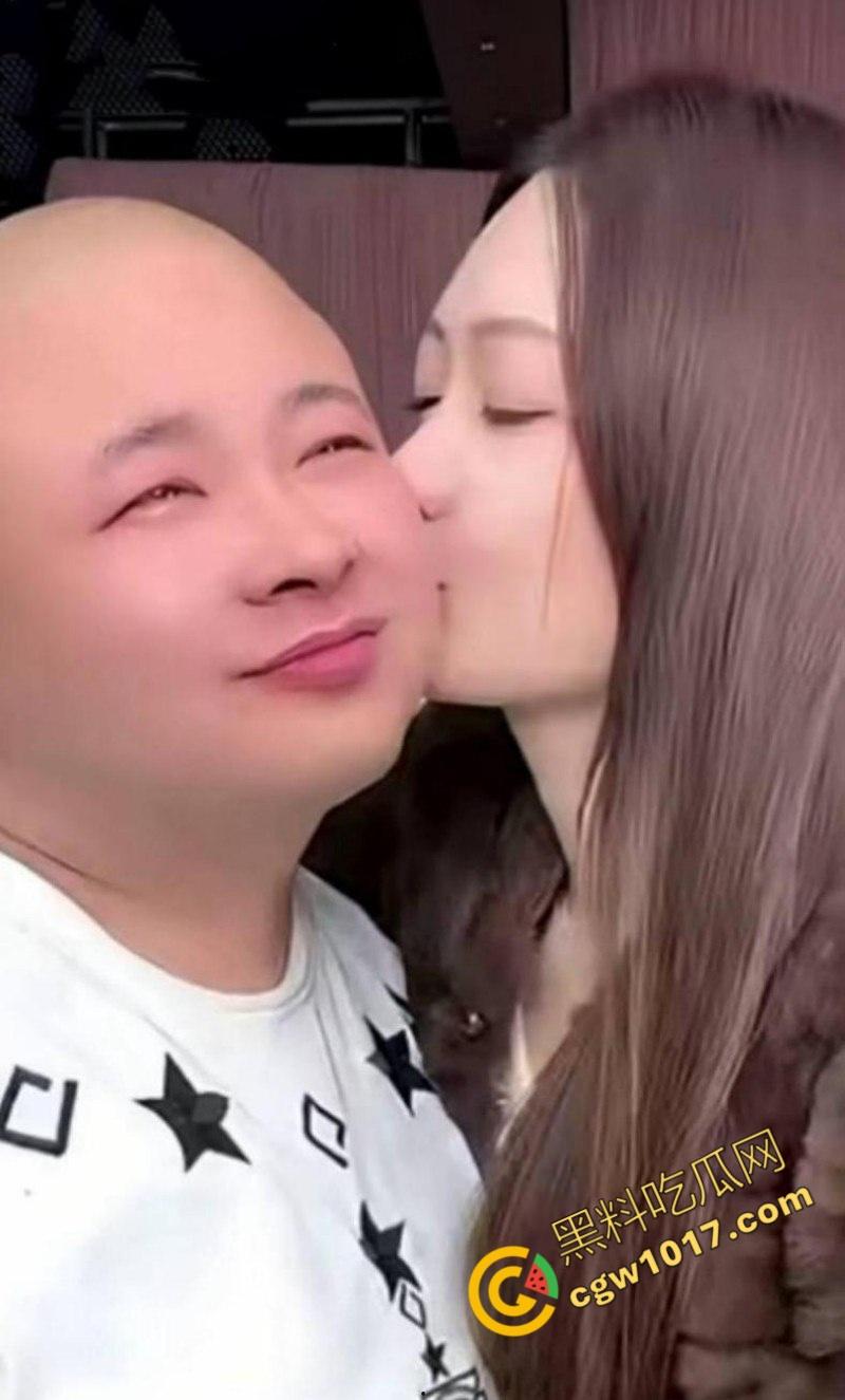 快手千万粉网红【老狗】惊爆丑闻:婚内出轨乱搞、KTV淫乱黑料满天飞!与爱徒【孙佳昕】狂欢,前妻直播爆猛料,裸露内幕掀波澜! 第13张 快手千万粉网红【老狗】惊爆丑闻:婚内出轨乱搞、KTV淫乱黑料满天飞!与爱徒【孙佳昕】狂欢,前妻直播爆猛料,裸露内幕掀波澜! 第13张