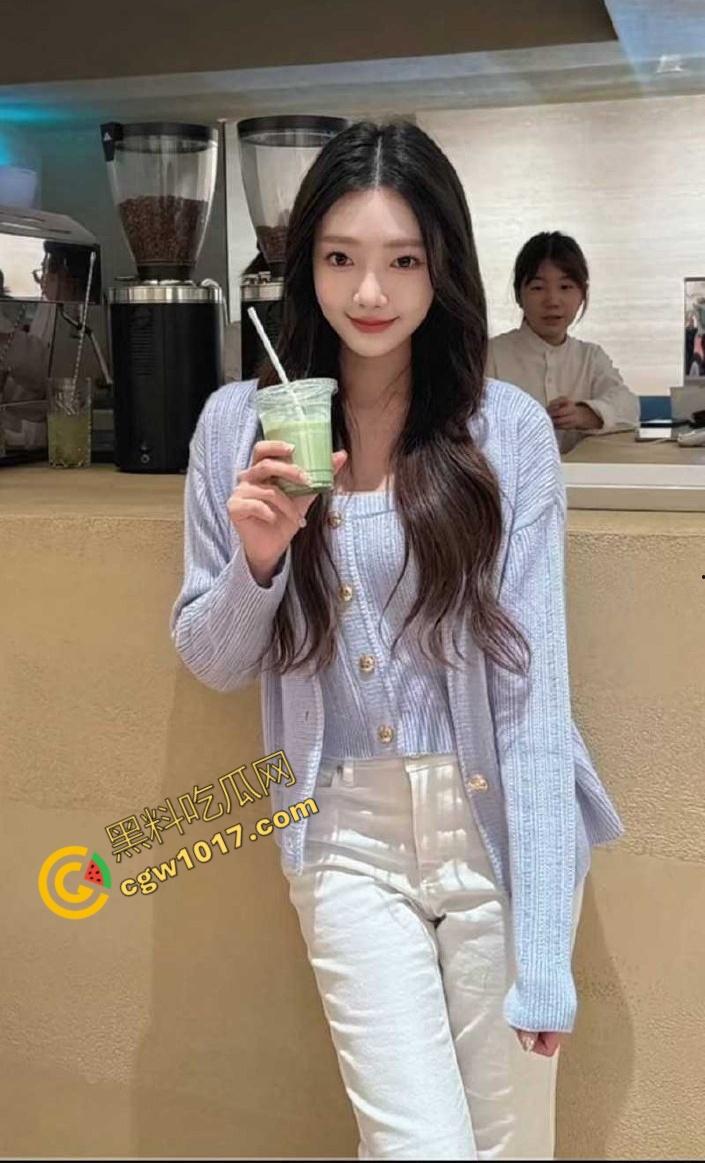 快手千万粉网红【老狗】惊爆丑闻:婚内出轨乱搞、KTV淫乱黑料满天飞!与爱徒【孙佳昕】狂欢,前妻直播爆猛料,裸露内幕掀波澜! 第8张 快手千万粉网红【老狗】惊爆丑闻:婚内出轨乱搞、KTV淫乱黑料满天飞!与爱徒【孙佳昕】狂欢,前妻直播爆猛料,裸露内幕掀波澜! 第8张