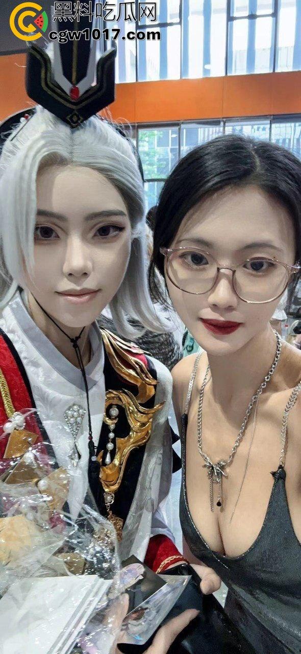 百万粉丝的【strangewomandcl】人妻反差婊彻底社死!付费群露脸被操到喷水,精液从逼里流一地! 第4张 百万粉丝的【strangewomandcl】人妻反差婊彻底社死!付费群露脸被操到喷水,精液从逼里流一地! 第4张