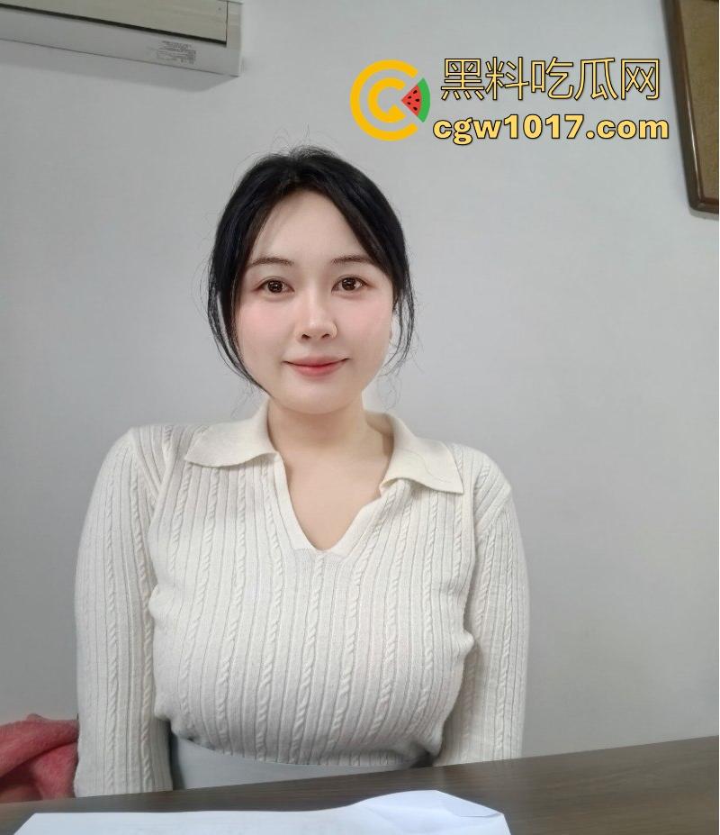 嫂子来月经饥渴难耐，为其推油按摩献殷勤，趁机菊花嫩穴一起蹂躏，可惜来姨妈了不能操，不得狠狠榨干！  第1张