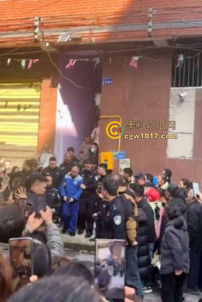 11月25日贵州习水温水偷盗140万现金的落网嫌犯指认现场，现金全数追回警方通报成功破案，不知能否还给需要的人？  第4张