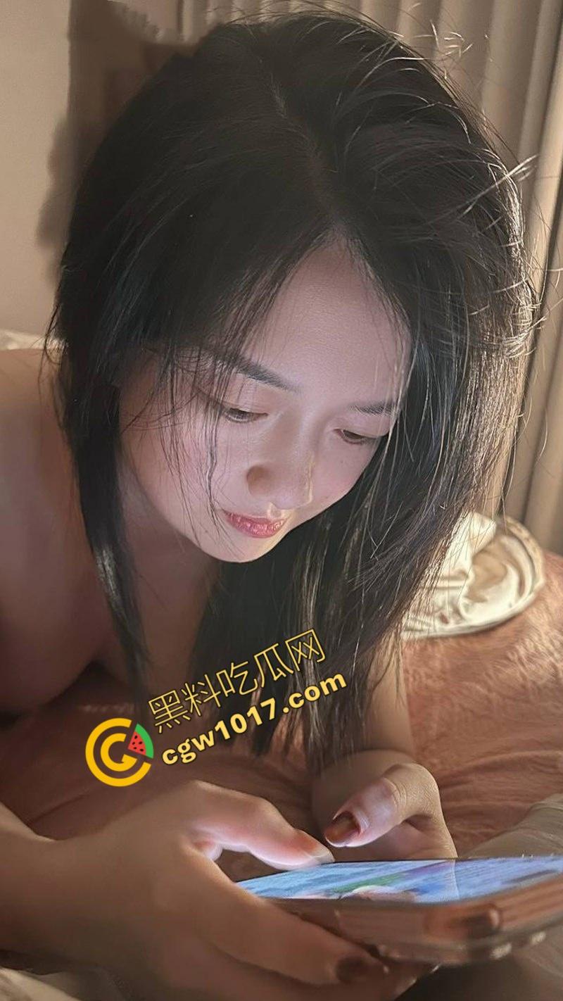 山东妖娆少妇狂野约炮!iPhone17 Pro诱惑下,淫声浪语不断,猛男直插猛射,浪叫不止,浓精灌满她痉挛的骚穴 第1张 山东妖娆少妇狂野约炮!iPhone17 Pro诱惑下,淫声浪语不断,猛男直插猛射,浪叫不止,浓精灌满她痉挛的骚穴 第1张