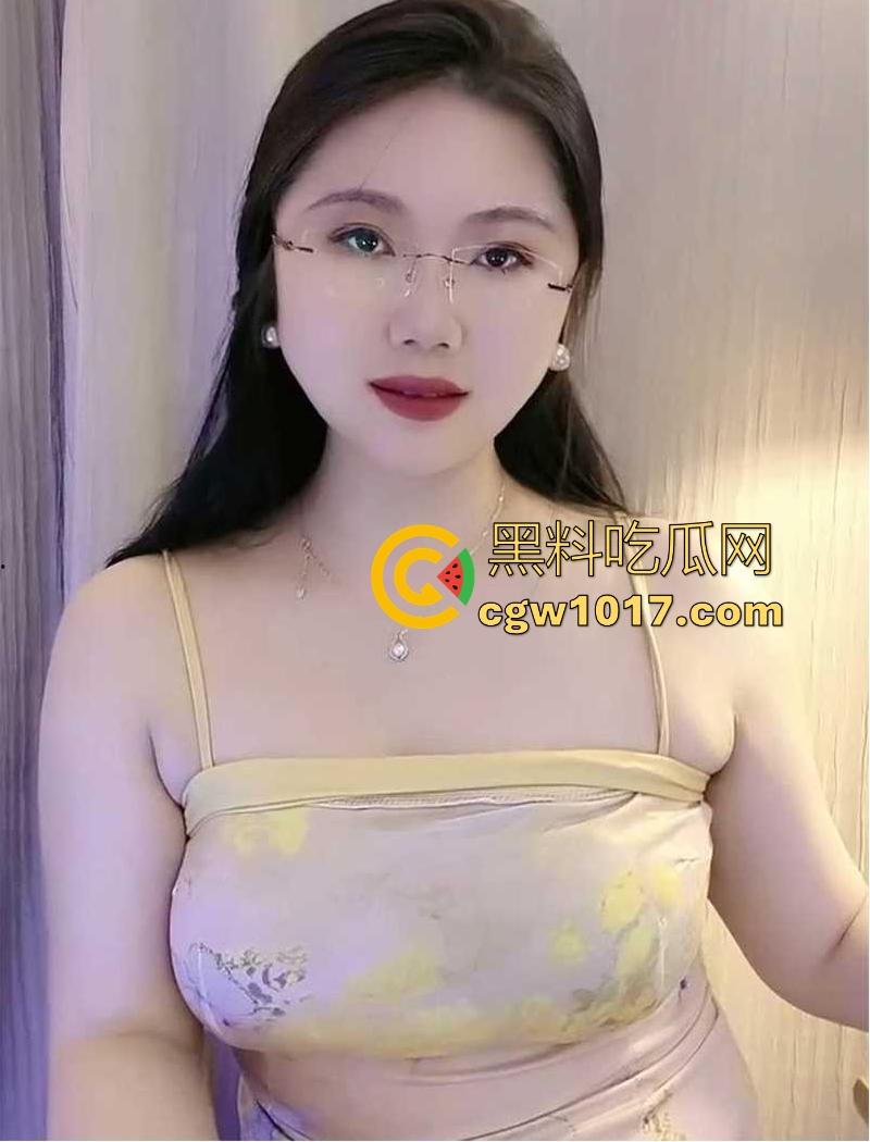 快手微胖熟女网红【耲戇薹脔素姐】不雅视频流出！线下被大哥约炮，跪地含屌猛舔，完美露脸浪叫销魂！  第3张