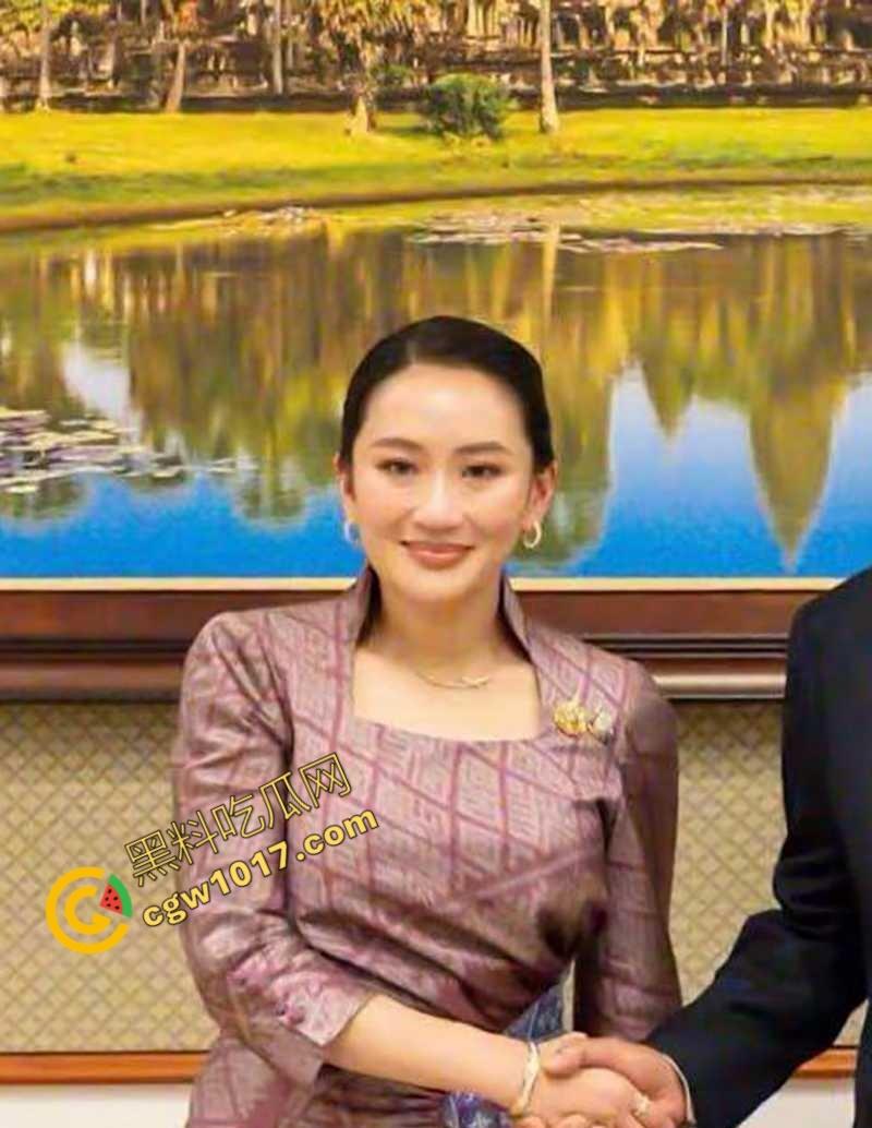 泰国女总理性爱丑闻泄密!极品巨乳,完美露脸,场景劲爆火辣,网民疯狂点击,震惊全球! 第4张 泰国女总理性爱丑闻泄密!极品巨乳,完美露脸,场景劲爆火辣,网民疯狂点击,震惊全球! 第4张