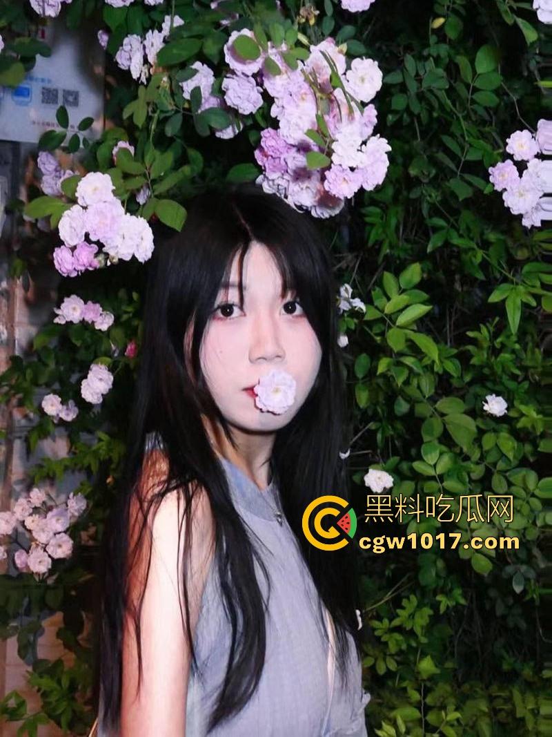 湖北师范大学萝莉学妹【温琬玲】反差跪床深喉口爆，狗链牵引翘臀后入爆操，与男友性爱视频曝光泄露！  第10张