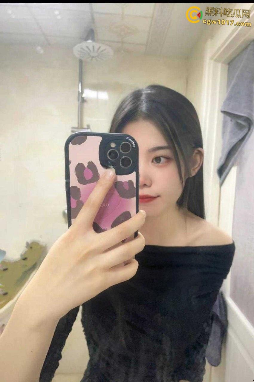 黑龙江省农商银行【赵蕊】，悬崖式分手被男友遭曝光，娇小美乳穿着情趣黑丝，趴在床上被猛猛打桩！  第1张