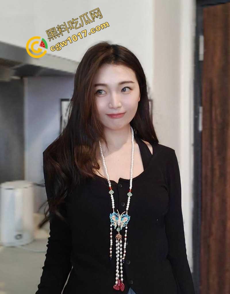 钦州骚妹【吴琪雪】乱伦丑闻炸翻全网:被亲爹无套内射,打胎后再度狂欢,前男友怒曝聊天记录毁三观! 第2张 钦州骚妹【吴琪雪】乱伦丑闻炸翻全网:被亲爹无套内射,打胎后再度狂欢,前男友怒曝聊天记录毁三观! 第2张