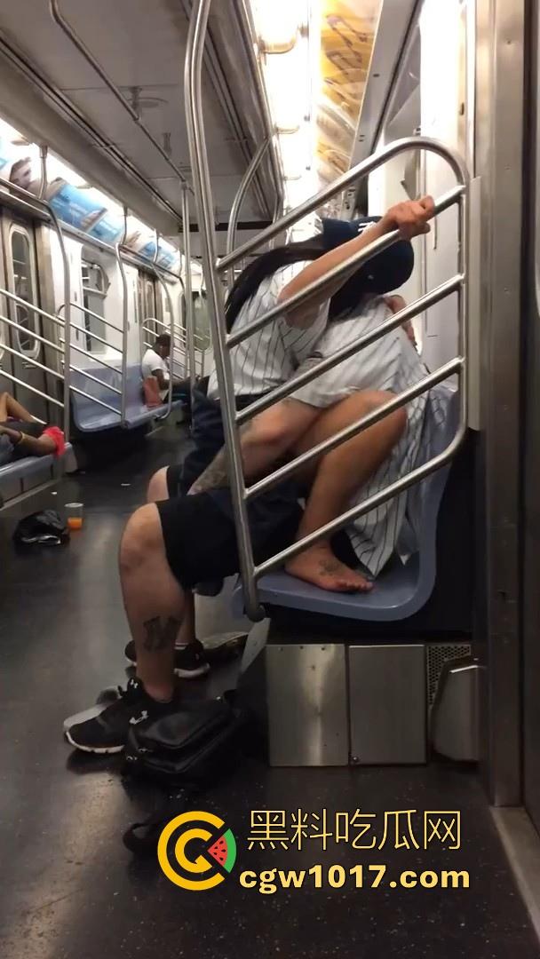 小编精选户外野战做爱视频，各种场景各种大胆做爱露出，无视众人猛插骚逼，只友你想不到的没有他们不敢操的！  第7张