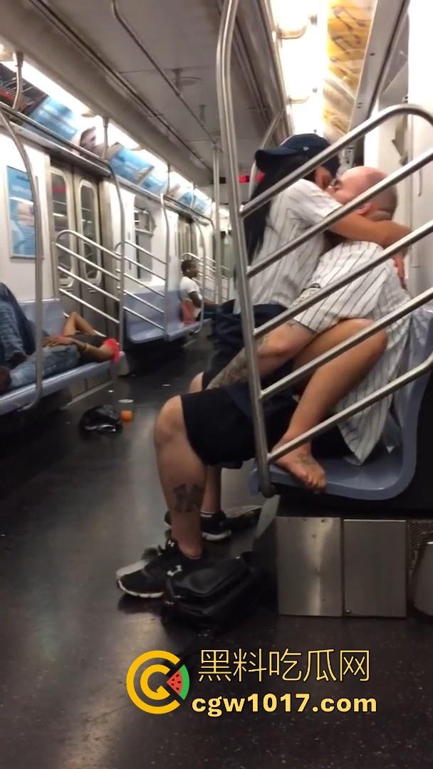 小编精选户外野战做爱视频，各种场景各种大胆做爱露出，无视众人猛插骚逼，只友你想不到的没有他们不敢操的！  第8张