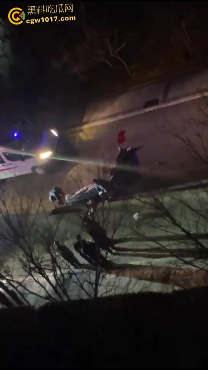 自古奸情出人命,山西文化旅游职业大学,一女子持刀杀害渣男和小三,双双倒地当场一命呜呼盖白布 ! 第4张 自古奸情出人命,山西文化旅游职业大学,一女子持刀杀害渣男和小三,双双倒地当场一命呜呼盖白布 ! 第4张