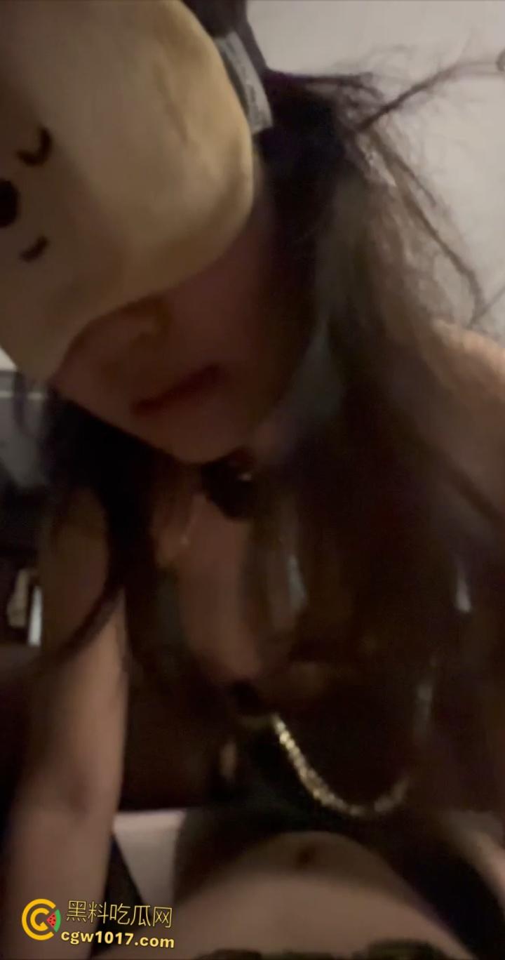 南昌御姐母狗【孙晓晴】，骚浪小母狗酒吧到处约炮，饥渴舔屌露脸挨操，蒙眼女上疯狂榨精，反差骚样堪称极品！  第6张