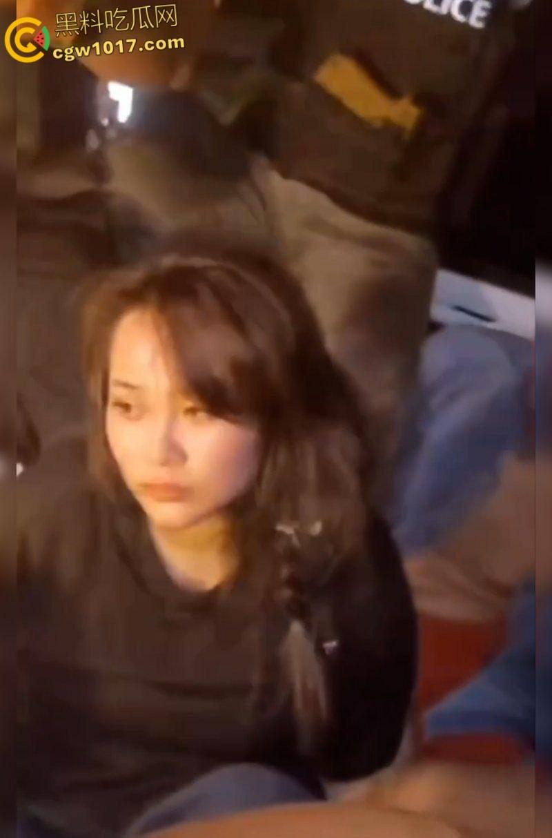 柬埔寨劫法场,黑衣大嫂一人一枪为爱冲锋,递枪救走6名同伴,现在每个大哥心中都有一个越南大嫂梦 ! 第5张 柬埔寨劫法场,黑衣大嫂一人一枪为爱冲锋,递枪救走6名同伴,现在每个大哥心中都有一个越南大嫂梦 ! 第5张