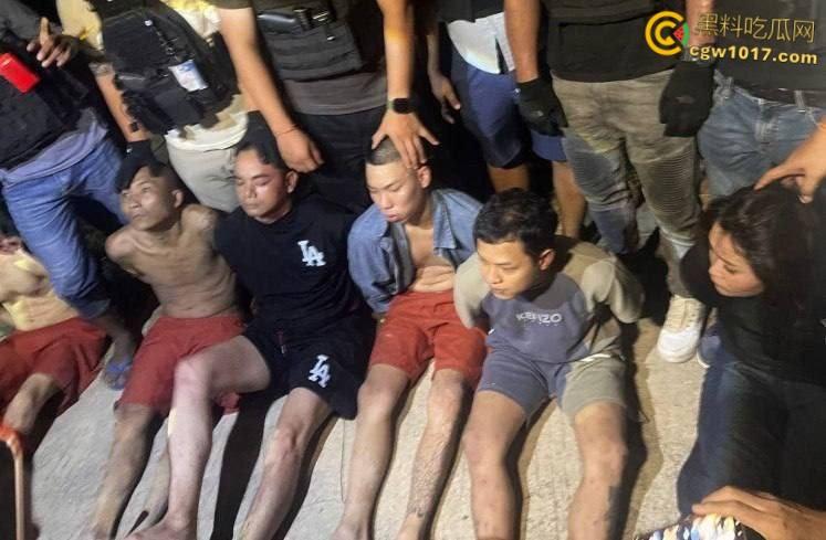 柬埔寨劫法场,黑衣大嫂一人一枪为爱冲锋,递枪救走6名同伴,现在每个大哥心中都有一个越南大嫂梦 ! 第8张 柬埔寨劫法场,黑衣大嫂一人一枪为爱冲锋,递枪救走6名同伴,现在每个大哥心中都有一个越南大嫂梦 ! 第8张