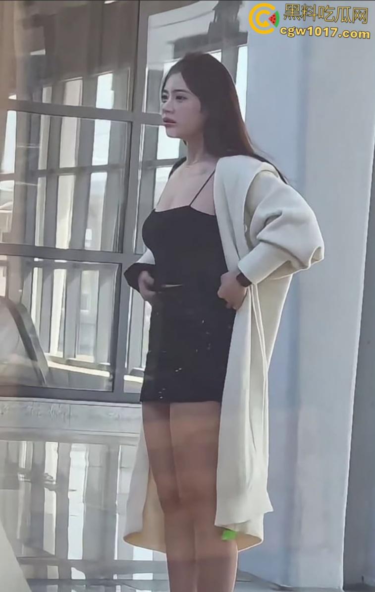 高铁偶遇全国可飞咯咯哒，群友死皮赖脸加微信被冷脸拒绝，果然高端鸡是看不上穷屌丝的 ！  第2张