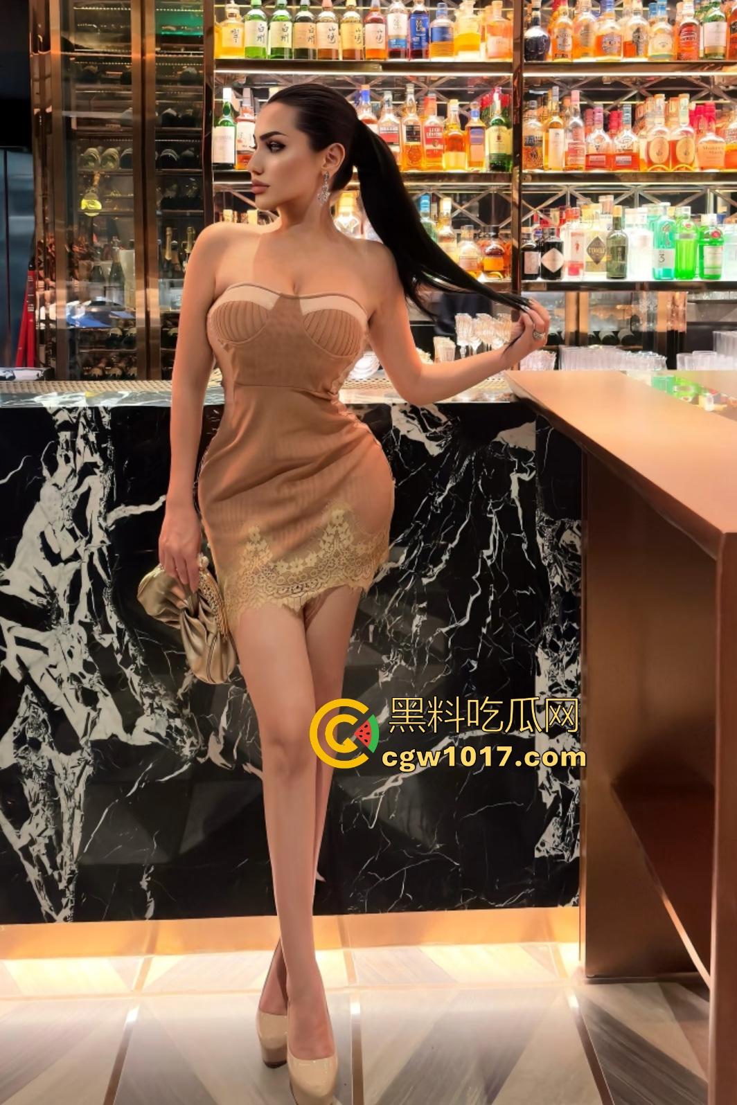 金发熟女Lily过生日，男友礼物就是精液！疯狂舔食狂喷一脸，皮肤保养的非常好，估计经常被精液滋润脸部！  第1张