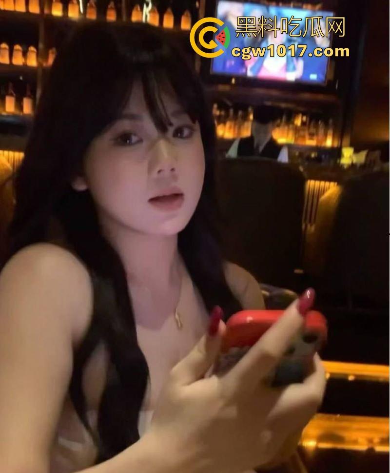 积目约炮湖南超骚小母狗，逼痒难耐寻求爸爸调教，刚到酒店就裸聊扣骚穴勾引，这不操他真是天理难容啊！  第6张