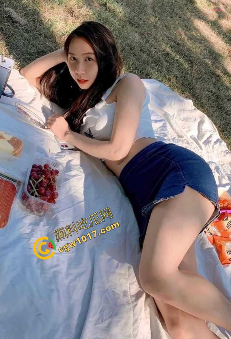 北京金融白领【韩雨婷】偷情视频爆光:日常贤妻夜间荡妇,办公室与领导交欢,深喉跪舔无下限,淫贱至极! 第2张 北京金融白领【韩雨婷】偷情视频爆光:日常贤妻夜间荡妇,办公室与领导交欢,深喉跪舔无下限,淫贱至极! 第2张