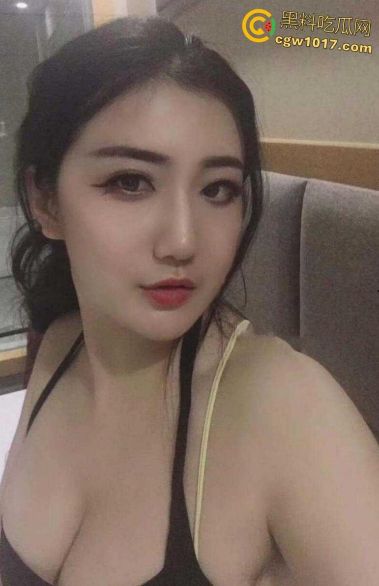 成都会计少妇【王敏洁】,反差眼镜婊下班玩露出打野战,巨乳翘臀穿着包臀裙,在会议室给上司口交 ! 第1张 成都会计少妇【王敏洁】,反差眼镜婊下班玩露出打野战,巨乳翘臀穿着包臀裙,在会议室给上司口交 ! 第1张