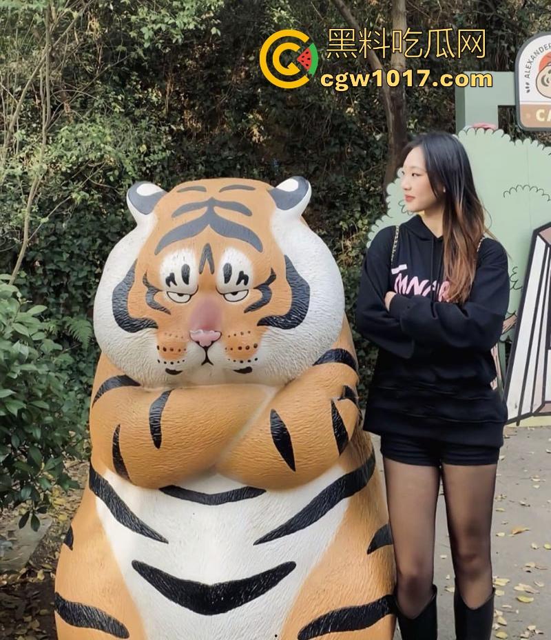 天津体育学院音乐系学姐与体育男友激情自拍泄露，丰满学姐配180体育学弟注定是场恶战，骚货自带M属性床上功夫深厚！  第4张