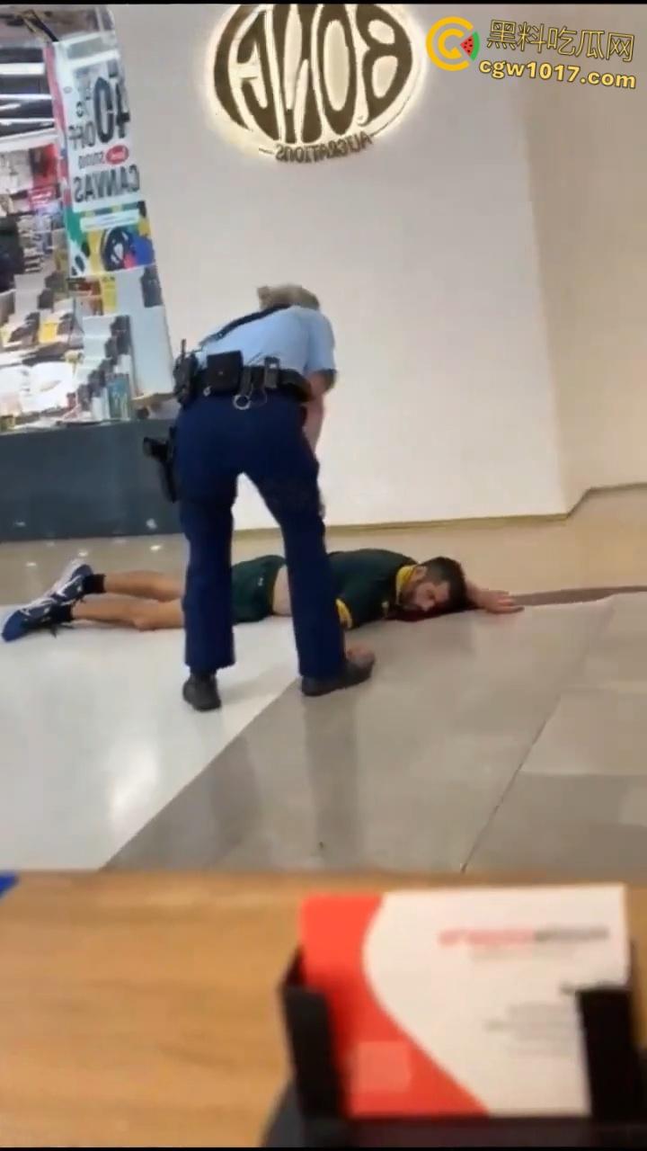 澳大利亚悉尼购物广场，发生无差别持刀砍人事件，网传现场30多人被刺，商场都是尸体多人死亡 ！  第8张
